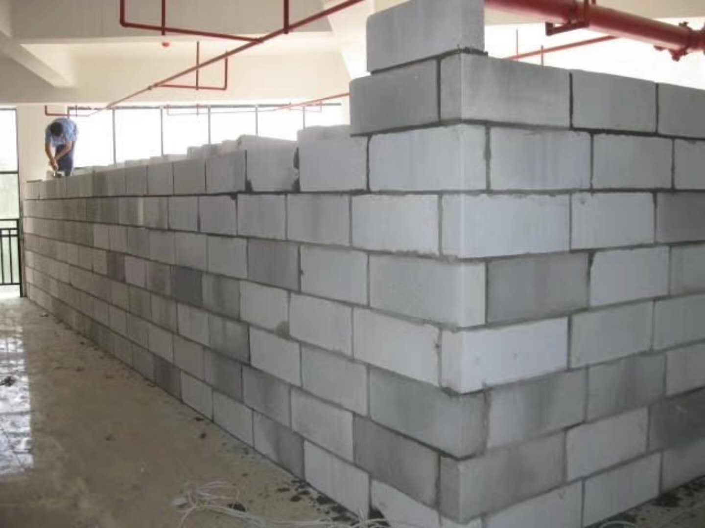 连云蒸压加气混凝土砌块承重墙静力和抗震性能的研究